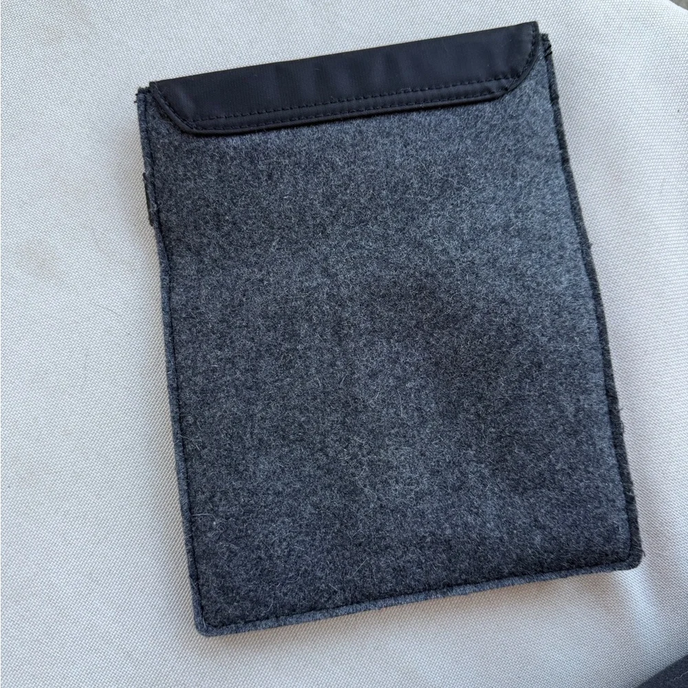 Valentino Parfums iPad mini pouchette case felt